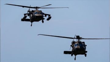 بالفيديو : سقوط مروحية إسرائيلية معطلة أثناء إجلائها بالضفة الغربية