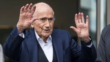 بلاتر يدعو لمقاطعة كأس العالم في أميركا