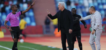 بعد مباراة مثيرة.. لاعبو الجزائر يشكون من قرارات الحكم السنغالي بعد مباراة مثيرة.. لاعبو الجزائر يشكون من قرارات الحكم السنغالي