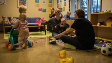 دراسة فنلندية تكشف العدد المثالي للأطفال لإطالة عمر الأم