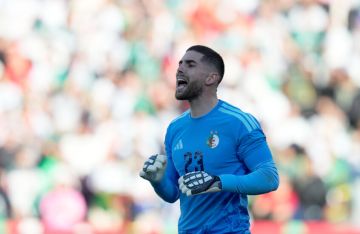 الكاف يعاقب الاتحاد الجزائري ويوقف لوكا زيدان