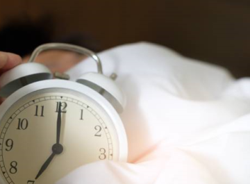 هل تعاني من صعوبة في النوم؟ إليك 8 أشياء تساعد على النوم الصحي والعميق هل تعاني من صعوبة في النوم؟ إليك 8 أشياء تساعد على النوم الصحي والعميق