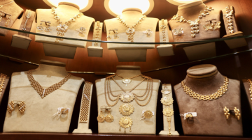 انخفاض أسعار الذهب محليا بالتسعيرة الثانية.. 97.70 دينارا سعر غرام عيار 21