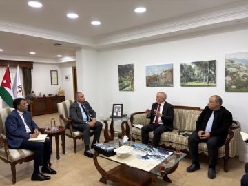 وزير البيئة يبحث تعزيز التعاون مع الاتحاد الدولي لصون الطبيعة وزير البيئة يبحث تعزيز التعاون مع الاتحاد الدولي لصون الطبيعة