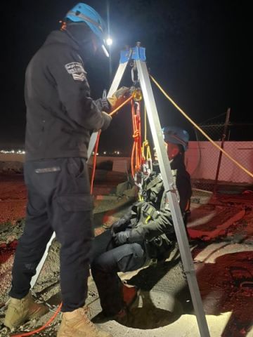 مديرية دفاع مدني الطريق الصحراوي ومجموعة إسناد الجنوب تنفذان تمرينا وهميا ليليا (صور)