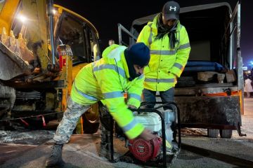 أمانة عمان تتعامل مع ارتفاع منسوب المياه في عدد من مناطق العاصمة أمانة عمان تتعامل مع ارتفاع منسوب المياه في عدد من مناطق العاصمة