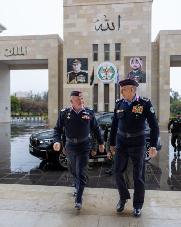 الملك يزور مديرية الأمن العام ويطلع على تجهيزاتها للتعامل مع الظروف الجوية .. صور الملك يزور مديرية الأمن العام ويطلع على تجهيزاتها للتعامل مع الظروف الجوية .. صور