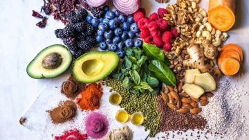 6 فواكه تساعد الجسم على التعافي عند المرض