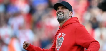 أساطير ليفربول يواجهون دورتموند.. مباراة إنسانية بلمسة يورغن كلوب أساطير ليفربول يواجهون دورتموند.. مباراة إنسانية بلمسة يورغن كلوب