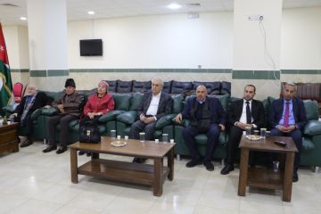 مجلس أمناء جامعة الزرقاء يزور كلية الإعلام