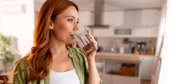 منعا لتسللها الى جسم الانسان.. طريقة سهلة لإزالة البلاستيك من المياه