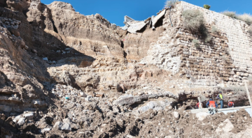 نقابة المهندسين: عوامل إنشائية وتدخلات بشرية وراء انهيار جزء من سور الكرك التاريخي