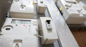 الأردن.. شركات الكهرباء تنفي تحميل الفاقد على فواتير المواطنين