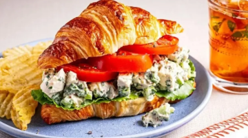 الكرواسون بالشاورما والكشك: ماذا فعل اللبنانيون بالمخبوزات الفرنسية؟ الكرواسون بالشاورما والكشك: ماذا فعل اللبنانيون بالمخبوزات الفرنسية؟