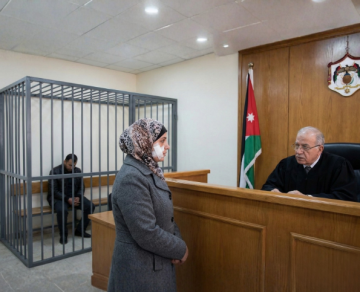 جنايات عمان تقتص لسيدة شوه طليقها وجهها داخل حرم المحكمة بعقوبة مشددة .. تفاصيل