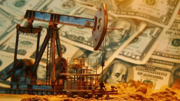 ارتفاع أسعار الذهب والنفط وانخفاض مؤشر الدولار عالميا