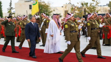 رئيس الوزراء يستقبل رئيس مجلس الوزراء القطري الشيخ محمد آل ثاني