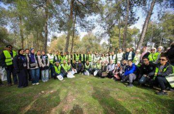 الأمانة تنفذ حملة نظافة في متنزه عمان القومي الأمانة تنفذ حملة نظافة في متنزه عمان القومي