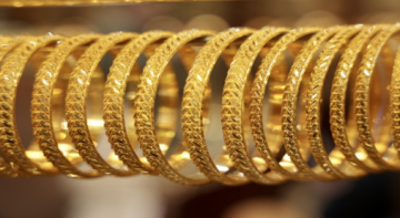 الذهب ينخفض محليا.. غرام 21 يهبط إلى 102.7 دينار