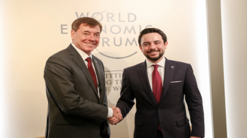 ولي العهد يلتقي المدير التنفيذي لشركة إمبراير لصناعة الطائرات ورؤساء تنفيذين لشركات عالمية