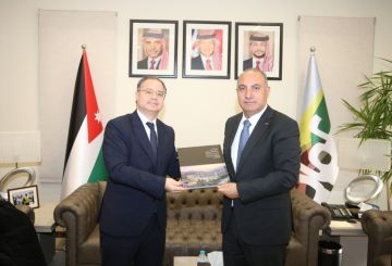 الشواربة يلتقي السفير القبرصي ويبحث معه سبل تعزيز التعاون الشواربة يلتقي السفير القبرصي ويبحث معه سبل تعزيز التعاون