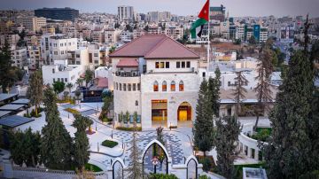 رئيس الوزراء يقرر تأخير الدوام حتى الـ 10 صباحا في هذه المحافظات