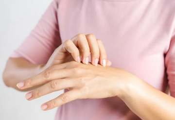 أفضل النصائح للتخلص من إكزيما الشتاء .. طبقيها على الفور