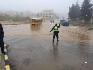 تحذير هام من أمانة عمان للسائقين نتيجة ارتفاع منسوب المياه في بعض شوارع العاصمة .. تفاصيل تحذير هام من أمانة عمان للسائقين نتيجة ارتفاع منسوب المياه في بعض شوارع العاصمة .. تفاصيل