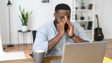 لماذا يتشتت الذهن بعد ليلة نوم سيئة؟ لماذا يتشتت الذهن بعد ليلة نوم سيئة؟