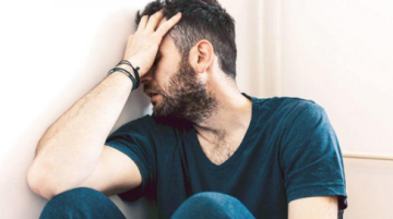 متعاف يحذر من مخاطر الإدمان ويكشف عن رحلة التحول بعد التعاطي متعاف يحذر من مخاطر الإدمان ويكشف عن رحلة التحول بعد التعاطي