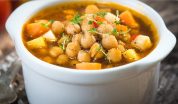 الشوربة المغربية بالحمص والعدس