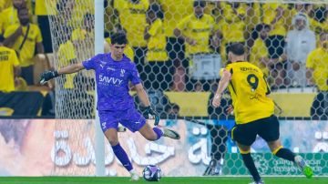 كل فوز للهلال على الاتحاد بالتحكيم ..  تصريحات نارية من عبدالله فلاته (فيديو)