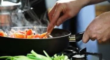 9 عادات طهي خاطئة يجب التخلي عنها.. أخطاء صغيرة قد تفسد وجباتك