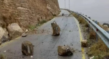 محافظ الكرك يقرر إغلاق طريق الموجب مؤقتا بسبب الأحوال الجوية