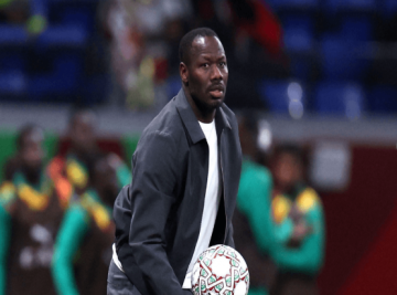 لماذا تم إيقاف مدرب السنغال 5 مباريات وتغريم اللاعبين والاتحاد ؟ لماذا تم إيقاف مدرب السنغال 5 مباريات وتغريم اللاعبين والاتحاد ؟