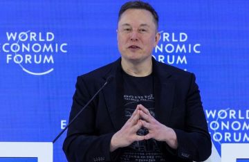 ماذا فعل ماسك بـ دافوس وأضحك الحضور .. ؟ ماذا فعل ماسك بـ دافوس وأضحك الحضور .. ؟