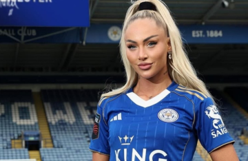 أجمل لاعبة كرة قدم في العالم تغلق صفحة  كومو  وتعلن عن ناديها الجديد