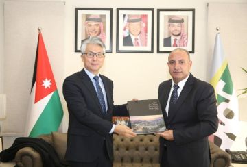 الشواربة يلتقي السفير الكوري ويبحث معه سبل تعزيز التعاون الشواربة يلتقي السفير الكوري ويبحث معه سبل تعزيز التعاون