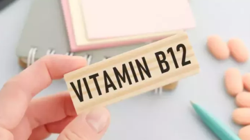 تحذير للنساء من نقص فيتامين ب12 وتأثيره على الشعر والصحة العامة
