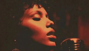 نجمة غامضة تربعت على عرش سبوتيفاي وحصدت ملايين المشاهدات.. من هي؟