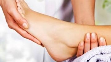 علامات في القدم قد تكشف نقص فيتامين د .. أعراض شائعة يحذر منها أطباء