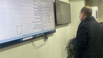 وزير الإدارة المحلية يتفقد غرفة العمليات ويؤكد الجاهزية لمواجهة آثار المنخفض الجوي