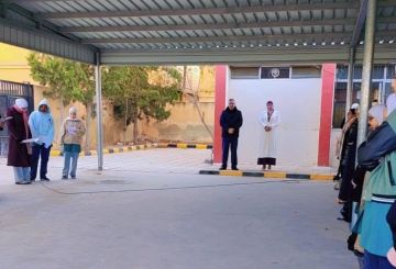 الجريري يشارك فعاليات الطابور الصباحي في مدرسة الطالبية الثانوية للبنات. الجريري يشارك فعاليات الطابور الصباحي في مدرسة الطالبية الثانوية للبنات.