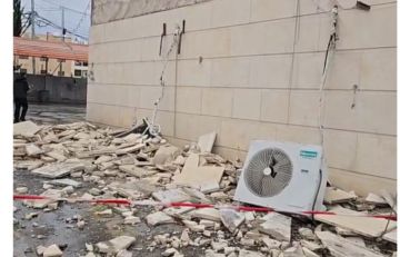 انهيار جزء من واجهة مبنى وجدار استنادي في إربد جراء المنخفض ولا إصابات انهيار جزء من واجهة مبنى وجدار استنادي في إربد جراء المنخفض ولا إصابات