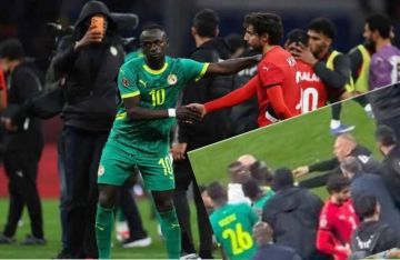 في مشهد واحد بعد مباراة مصر والسنغال.. تصرف إبراهيم حسن يشعل الجدل وماني يخطف الإشادة