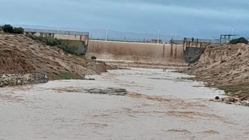 فيضان سد البويضة في إربد ابسعة 700 ألف م3