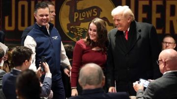 ترمب ليس قلقا بشأن انخفاض قيمة الدولار