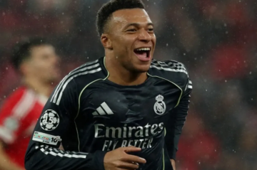 كيليان مبابي يحطم رقم رونالدو ويُتوَّج هدافاً لدور المجموعات بدوري الأبطال