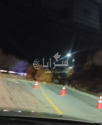 بالفيديو .. انهيار أتربة وصخور في منطقة بدر