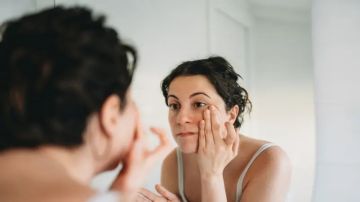 لماذا تزداد الهالات الداكنة حول العينين سوءا في الشتاء؟